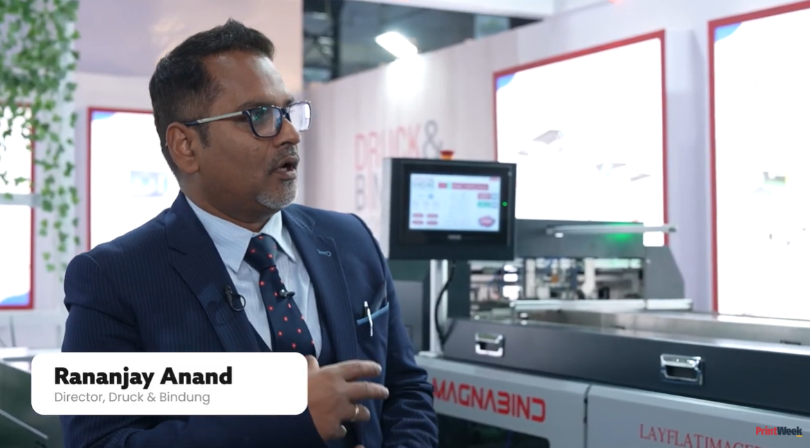 Automated binding system Magnabind 3000X by Druck & Bindung producing lay-flat photo books